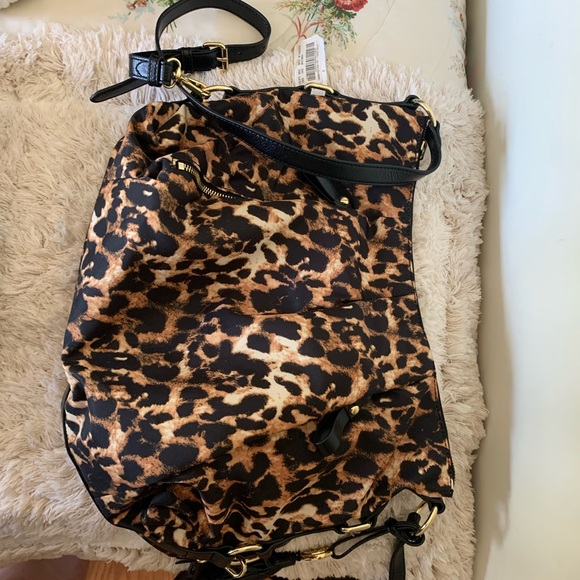 Vince Camuto Convertible Backpack to Shoulder Tote NWT - Picture 6 of 7